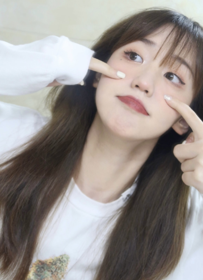 真实个人兼职，在校大学生，清纯高颜值，鲍鱼逼逼粉嫩紧致会夹